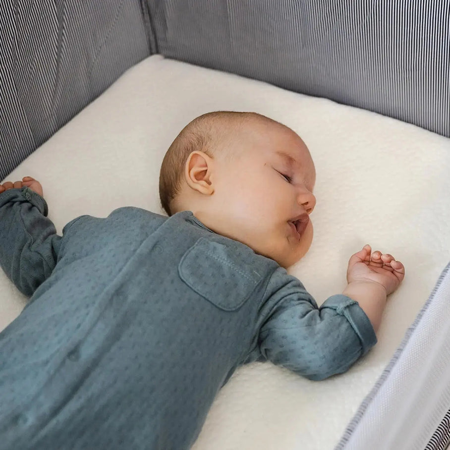 ClevaFoam® Support Baby Mattress Bedside Crib + Jersey Cotton Fitted Sheets for Bedside Crib 46 x 83 x 10 cm ClevaMama